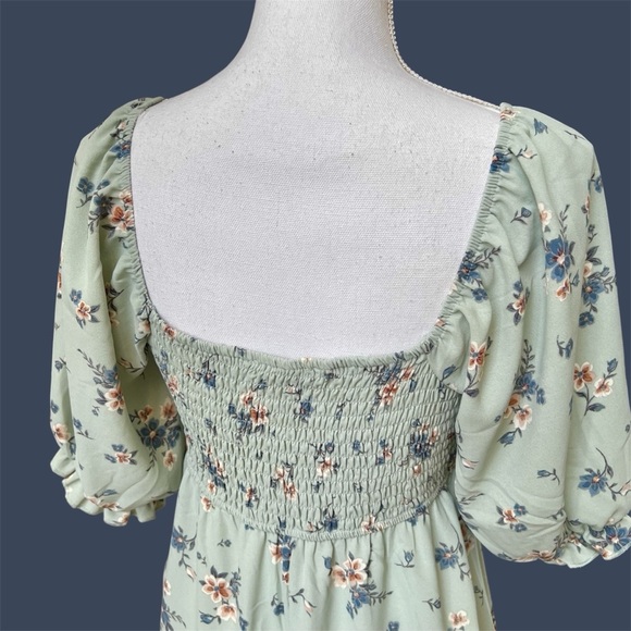 Floral Peasant Dress 3/4 Balloon Sleeves Open Back Sea Foam Green NWT - Picture 3 of 10